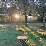 Maison En Foret, Calme, Proche Village Et Piste Cyclable - Meuble 3 Etoiles Дом отдыха