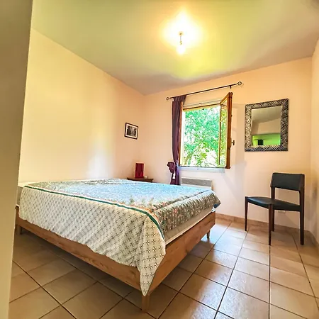 Holiday home Maison En Foret, Calme, Proche Village Et Piste Cyclable - Meuble 3 Etoiles Uza