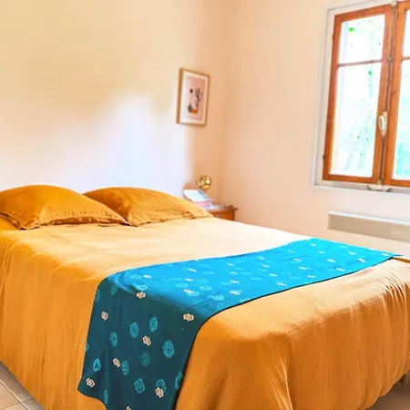 Casa vacanze Maison En Forêt, Calme, Proche Village Et Piste Cyclable - Meublé 3 étoiles Uza