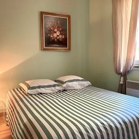 Maison En Forêt, Calme, Proche Village Et Piste Cyclable - Meublé 3 étoiles * Uza