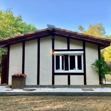 Maison En Forêt, Calme, Proche Village Et Piste Cyclable - Meublé 3 étoiles *
