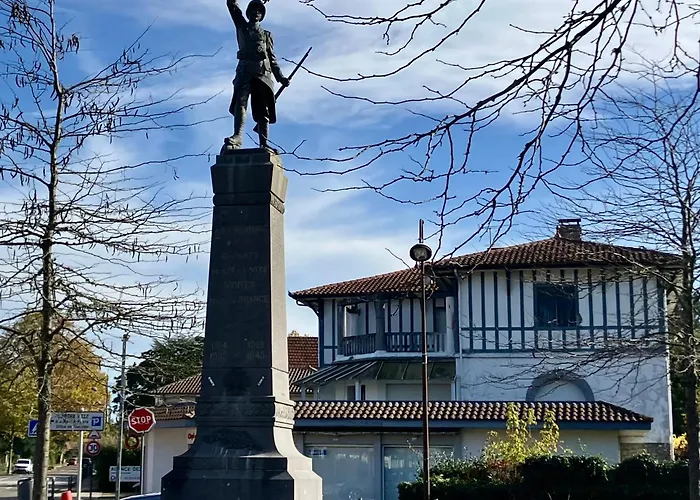 Maison En Foret, Calme, Proche Village Et Piste Cyclable - Meuble 3 Etoiles *